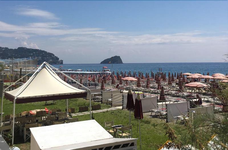 Hotel Mediterranée 3*